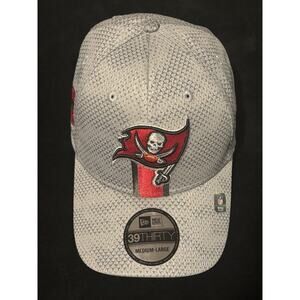 NFL New Era Tampa Bay Buccaneers 39THIRTY OSFM Flex Fitted Hat New With Tags